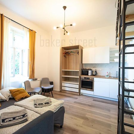 Storey Apartment Close To Metro Palmovka Prag Eksteriør billede