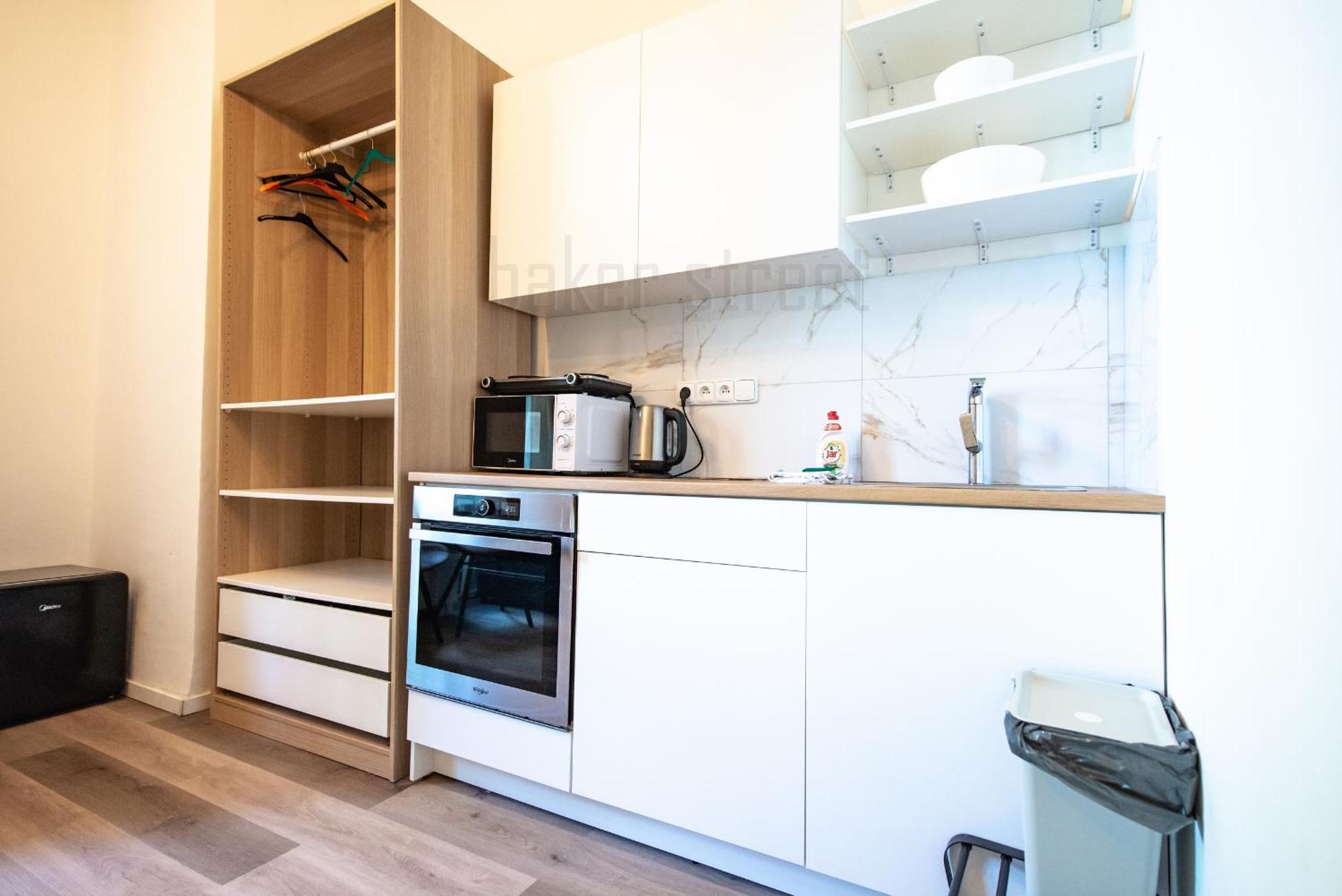 Storey Apartment Close To Metro Palmovka Prag Eksteriør billede